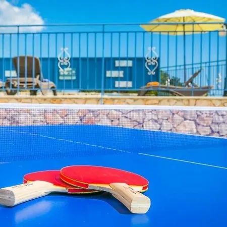 וילה Sleeps 6 Pool Air Con Wifi Karavádhos