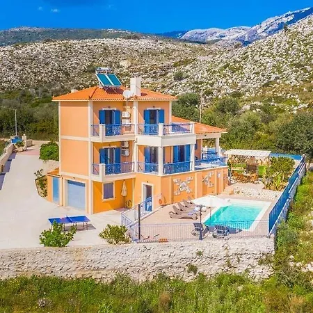 Sleeps 6 Pool Air Con Wifi וילה Karavádhos