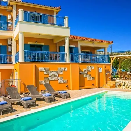 Villa Sleeps 6 Pool Air Con Wifi