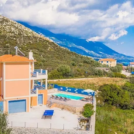 Villa Sleeps 6 Pool Air Con Wifi